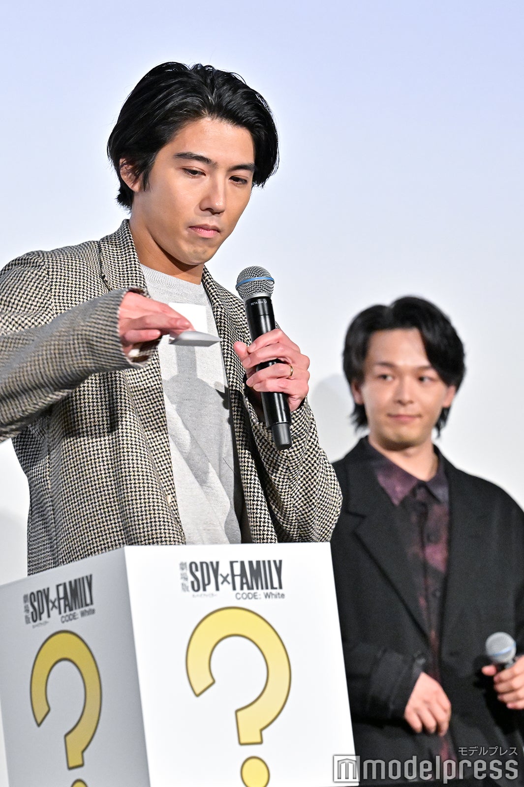 賀来賢人、中村倫也（C）モデルプレス