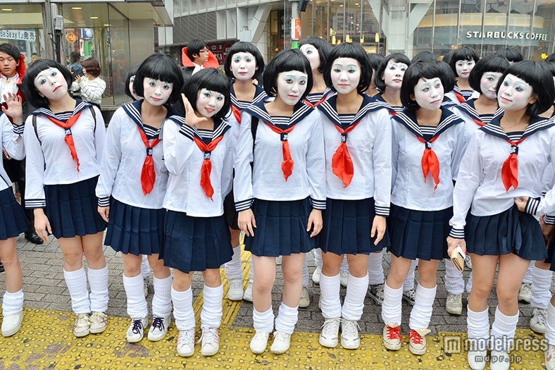 スクランブル交差点前にて