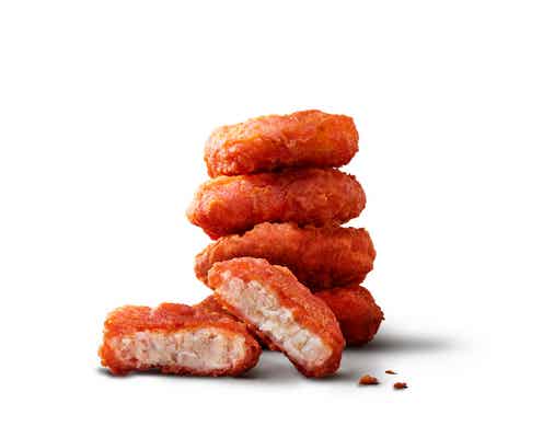 マクドナルド「スパイシーチキンマックナゲット」“燃える辛さ”引き立つ新ソース2種も