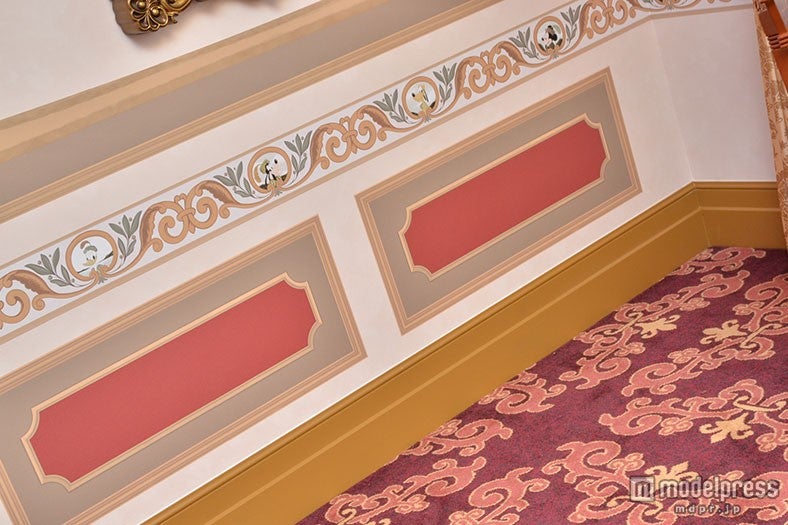 カピターノ・ミッキー・スーペリアルーム／ベッドサイドに描かれたキャラクターの絵