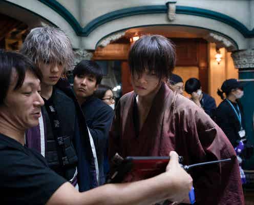 佐藤健×新田真剣佑「るろうに剣心」撮影で見せた“歴史に残る闘い” 大友啓史監督「佐藤健は確実に次の段階にいっている」