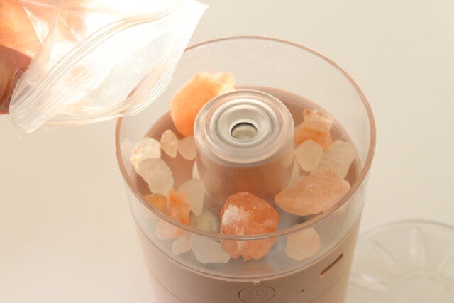 USB式加湿器(アロマストーン) ストーンを入れる USB式加湿器(アロマストーン) ストーンを入れる