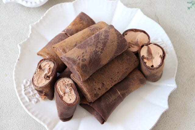 たっぷりクリームの濃厚チョコクレープ