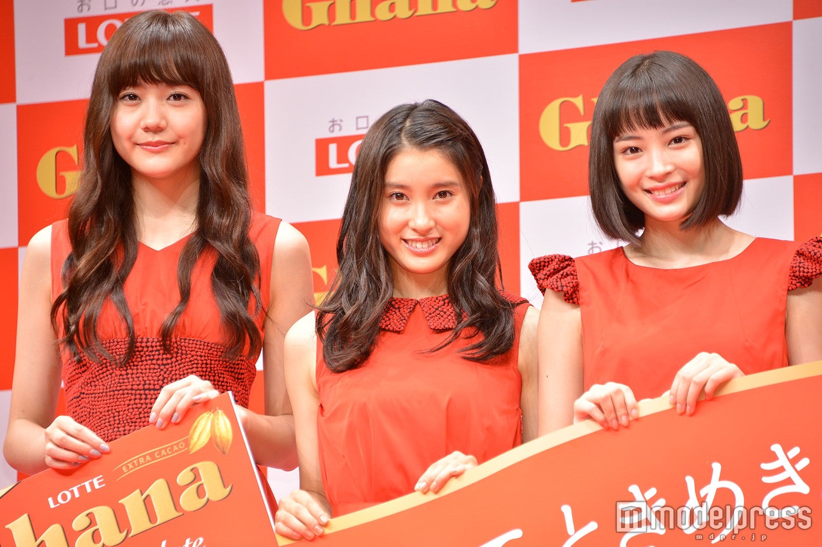 （左より）松井愛莉、土屋太鳳、広瀬すず（C）モデルプレス
