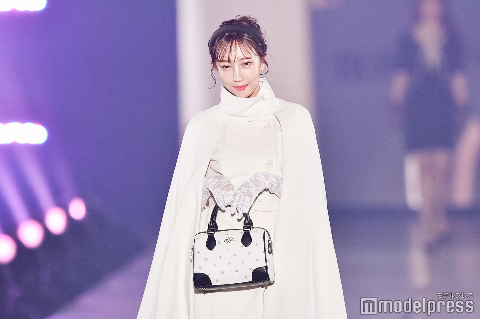 （C）モデルプレス