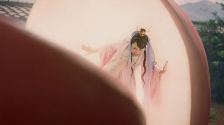 新CM「織姫、登場」篇より（提供写真）