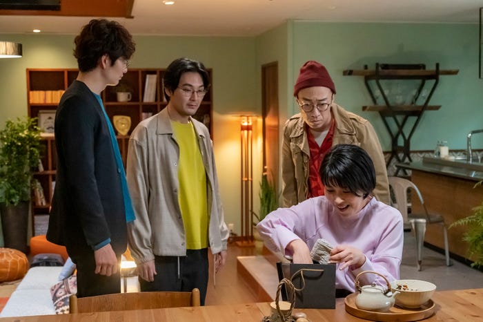 岡田将生、松田龍平、角田晃広、松たか子「大豆田とわ子と三人の元夫」第5話より(C)カンテレ、フジテレビ