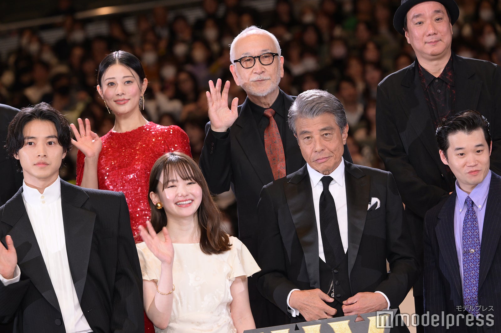 （前列左から）山崎賢人、山田杏奈、舘ひろし、矢本悠馬／（後列左から）高畑充希、木場勝己、久保茂昭監督／「ゴールデンカムイ」完成披露舞台挨拶（C）モデルプレス