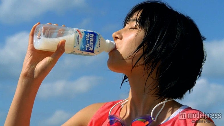 能年玲奈／「カルピスウォーター」新CM「恋の宣誓　夏」編より