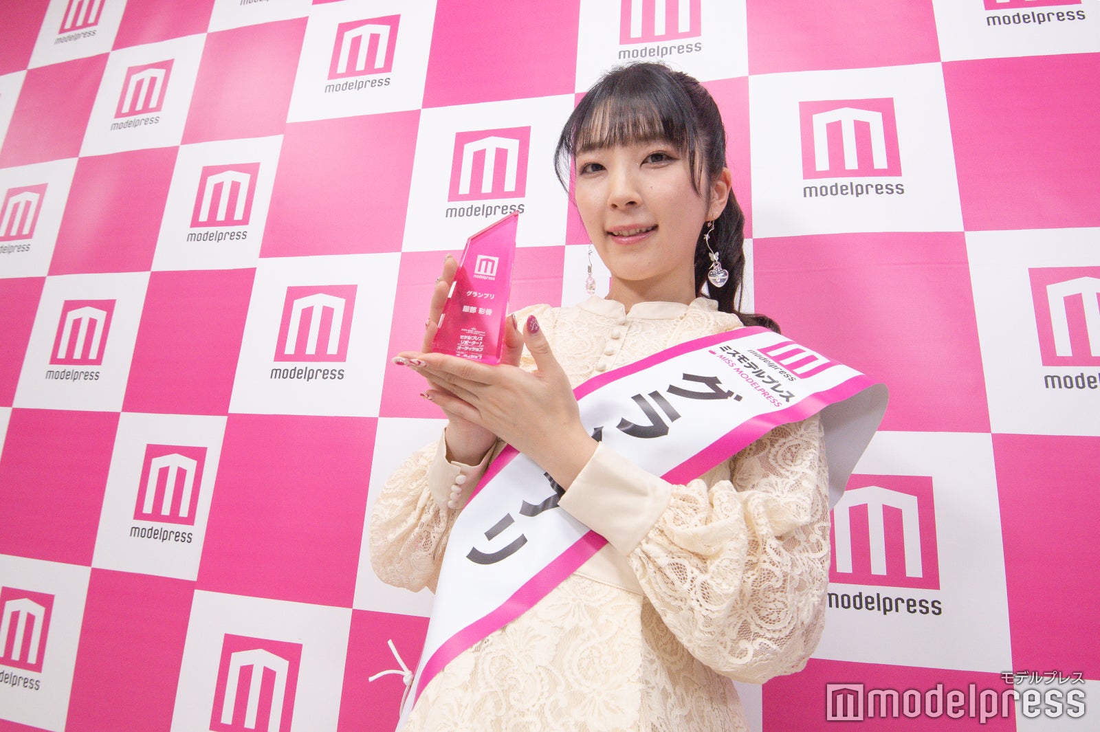 「ミス・ミスターモデルプレスオーディション PRESENTSモデルプレス リポーターオーディション」グランプリ・服部彩香さん（C）モデルプレス