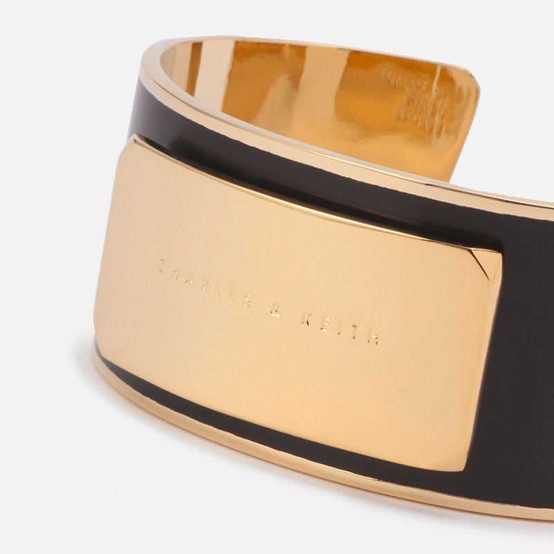 クラシックブレスレット「CHARLES & KEITH」7,020円（税込）／画像提供：CHARLES & KEITH OFFICIAL ONLINE STORE