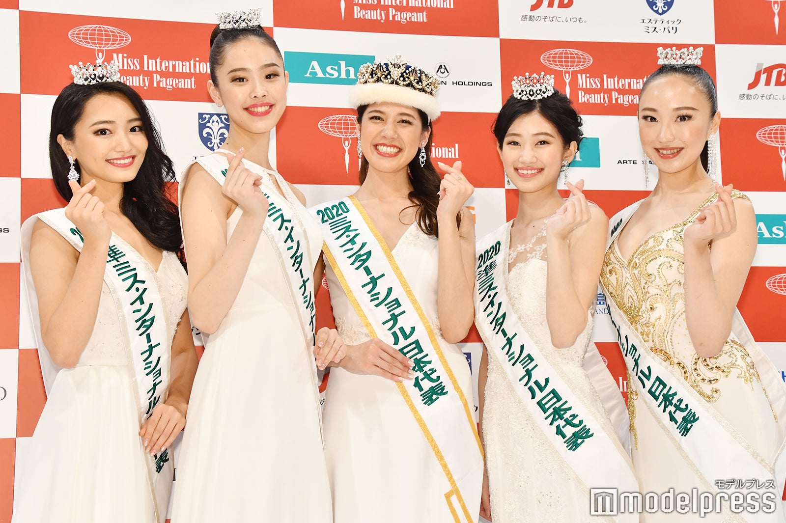 左から／石井いぶきさん、簡牛彩苗さん、寺内千穂さん、勝野南美さん、内藤愛さん （C）モデルプレス