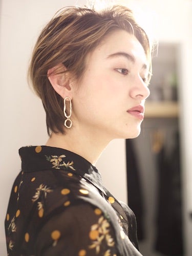 前髪なしのベリーショートが色っぽい 周囲と差がつく人気の大人スタイルを紹介 モデルプレス 前髪なしのベリーショートが色っぽい 周囲と差がつく人気の大人スタイルを紹介 モデルプレス
