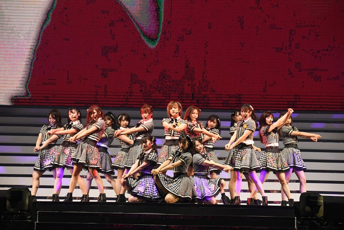 Akb48 Teamtp卒業の阿部マリアに同期メンバー涙 セットリスト モデルプレス Akb48 Teamtp卒業の阿部マリアに同期メンバー涙 セットリスト モデルプレス