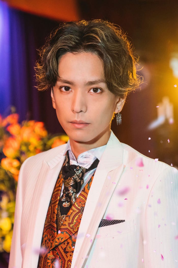 黒羽麻璃央(C)「恋と弾丸」製作委員会・MBS(C)箕野希望/小学館