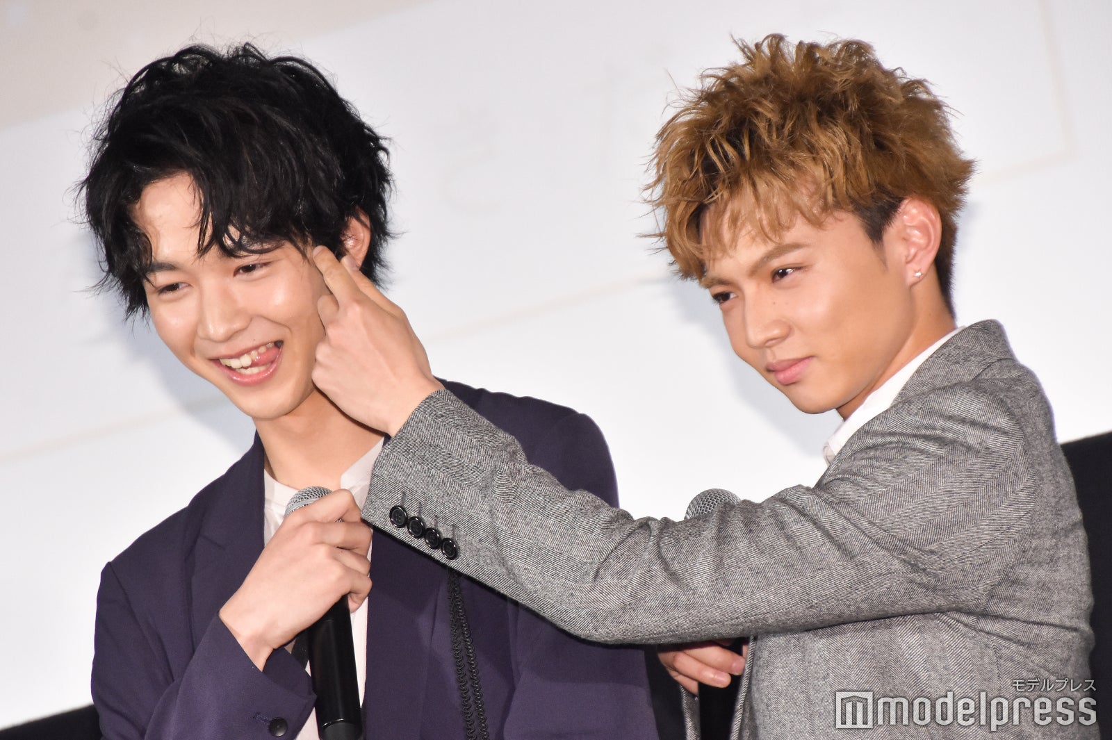 EXILE佐藤大樹、鈴木仁に“愛の告白” 福原遥らと「つまクル」生披露＜4月の君、スピカ。＞