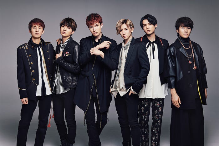 <SixTONES(ストーンズ)プロフィール>2015年、ドラマ「私立バカレア高校」出演者のジェシー、京本大我、高地優吾(※「高」は正式には「はしごだか」)、松村北斗、森本慎太郎、田中樹で結成。公式YouTubeチャンネル「ジャニーズJr.チャンネル」で公開されたMV「JAPONICA STYLE」が、世界各地で展開している「YouTube アーティストプロモ」に日本で初めて抜擢。2019年は「映画 少年たち」(3月29日公開)にメインキャストとして出演することが決定している。(アーティスト写真:所属事務所提供)