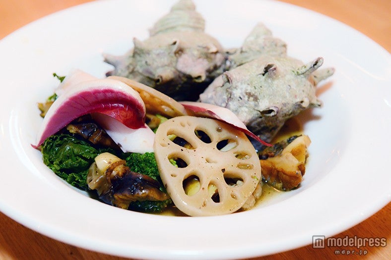 「サザエと春野菜のスープ仕立て」880円