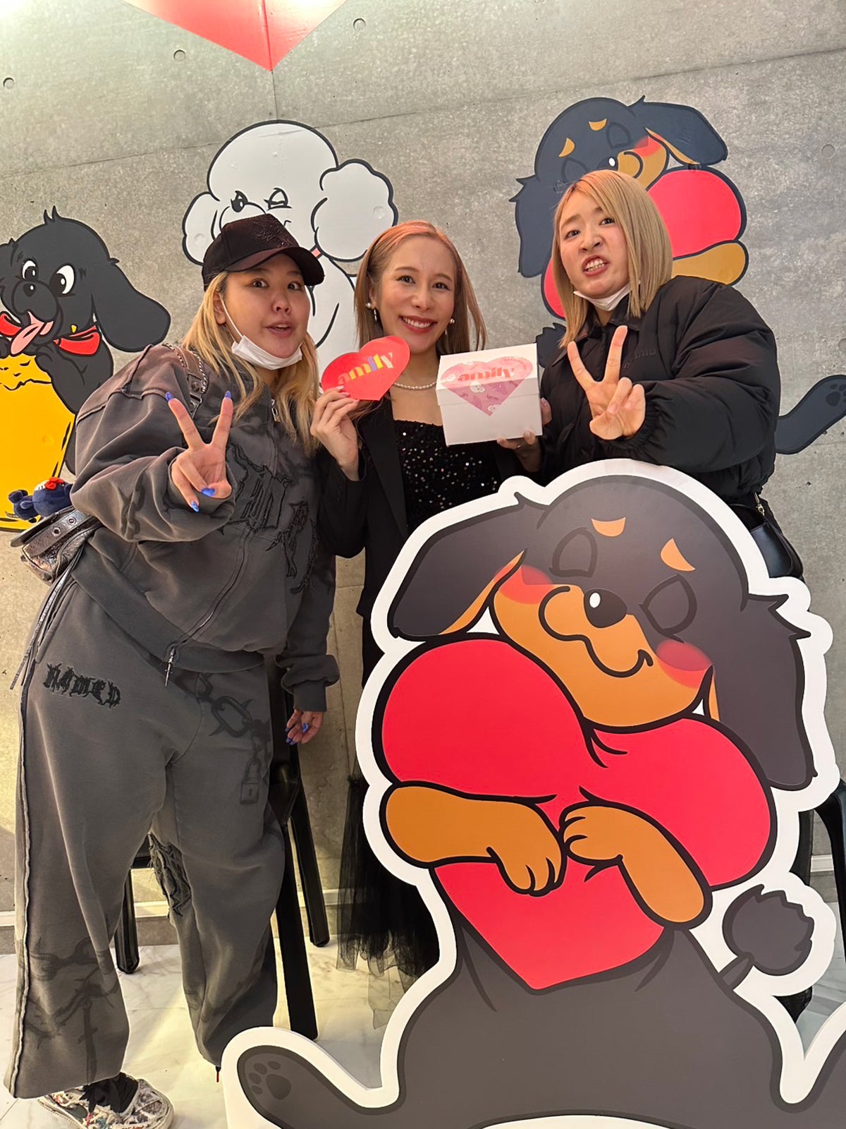 ヘラヘラ三銃士ありしゃん、出産前ラストイベントに平成フラミンゴら集結 話題のクッキーブランド原宿店オープン