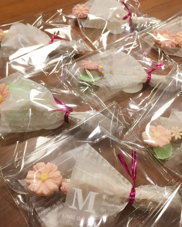 市販のお菓子をセンスよくラッピング 簡単 おしゃれな包み方アイデア モデルプレス 市販のお菓子をセンスよくラッピング 簡単 おしゃれな包み方アイデア モデルプレス