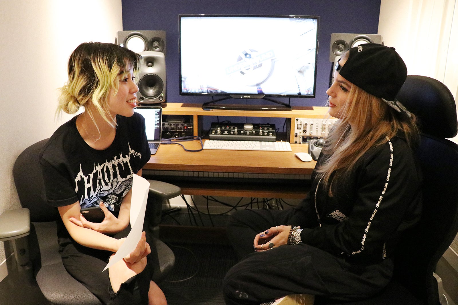 DJ moe、ソフィー・フランシス（提供写真）