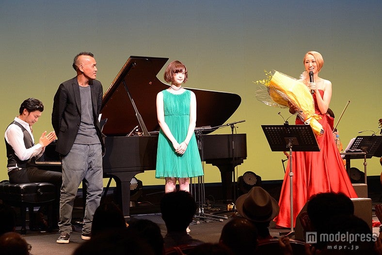 （左から）SABU監督、玉城ティナ、Ms.OOJA（C）Masanori Naruse