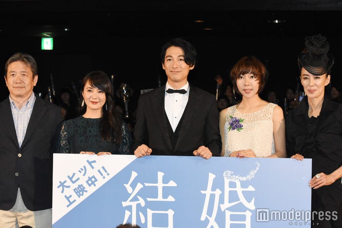 (左から)西谷真一監督、貫地谷しほり、ディーン・フジオカ、柊子、萬田久子 (C)モデルプレス