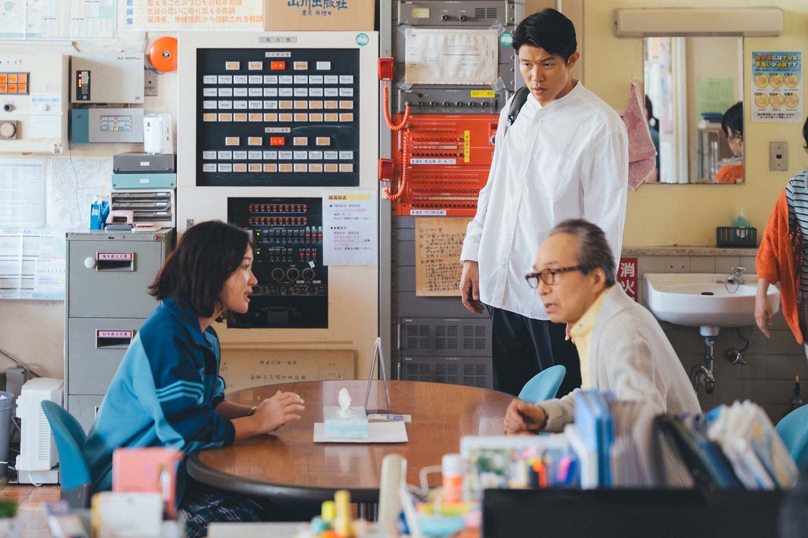 （左から）黒木華、鈴木亮平、小日向文世「下剋上球児」第2話より（C）TBS／撮影：ENO