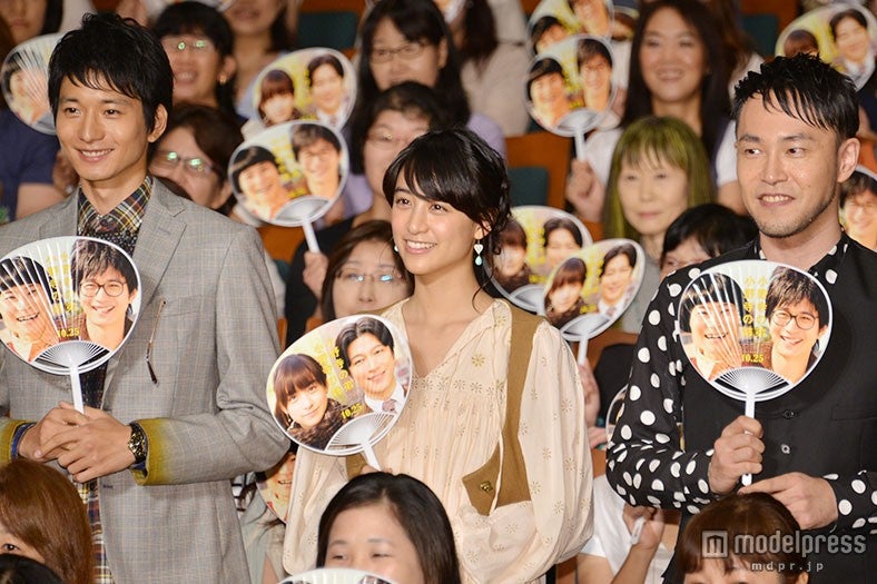 （左から）向井理、山本美月、西田征史監督