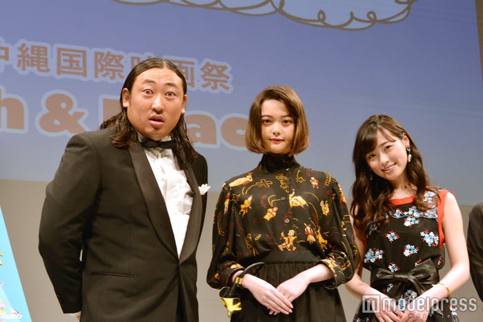 秋山竜次&玉城ティナ&福原遥(C)モデルプレス