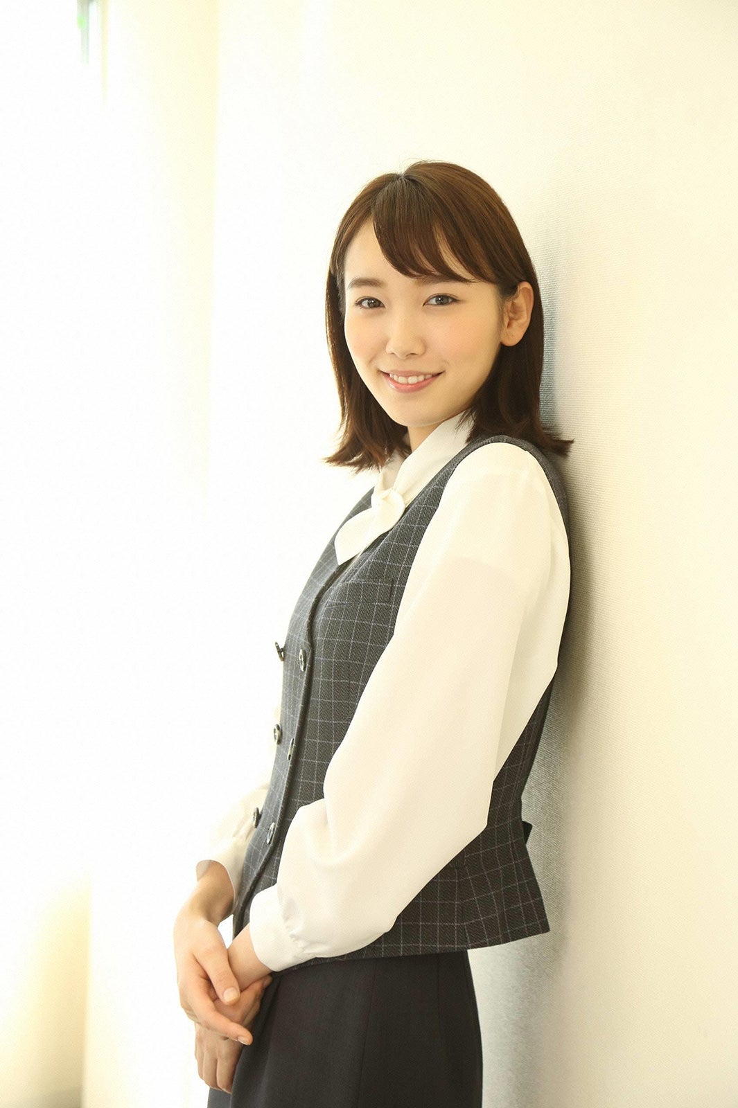 飯豊まりえ“歩くゴシップガール”に＜刑事ゆがみ＞