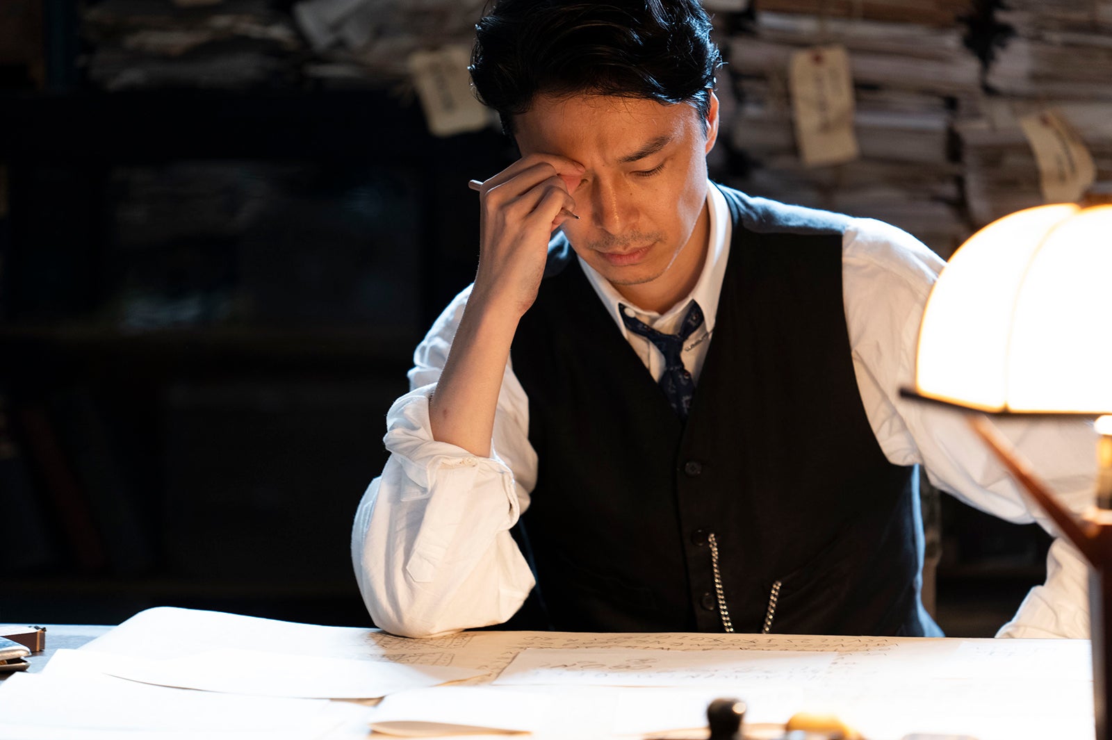 長谷川博己（C）2023「リボルバー・リリー」フィルムパートナーズ