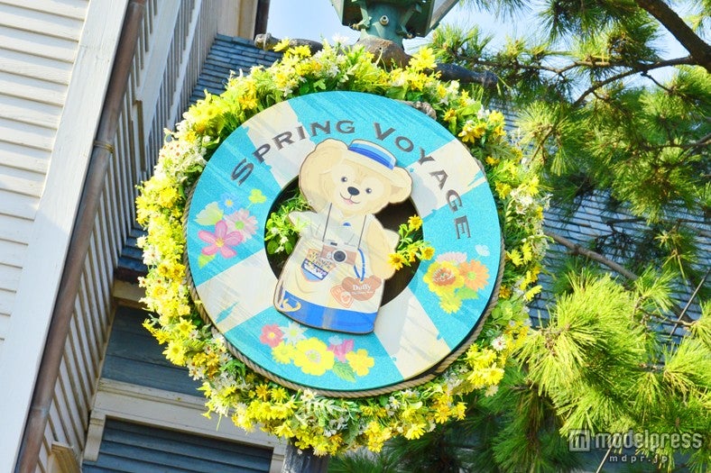 “春の旅”をイメージさせる、爽やかなダッフィー