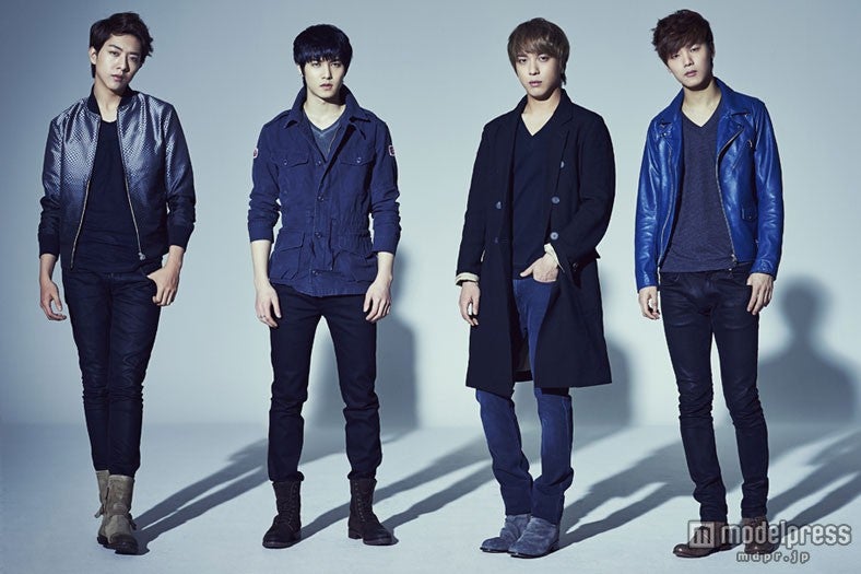 CNBLUE（左から：ジョンシン、ジョンヒョン、ヨンファ、ミンヒョク）