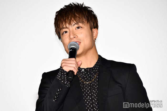 Exile白濱亜嵐 金髪 横分け アップバング 変幻自在な 短髪 スタイル 髪型遍歴まとめ モデルプレス Exile白濱亜嵐 金髪 横分け アップバング 変幻自在な 短髪 スタイル 髪型遍歴まとめ モデルプレス