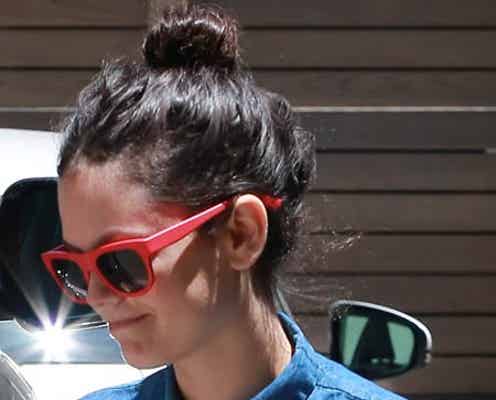 レイチェル・ビルソン、おしゃれママファッションでお出かけ