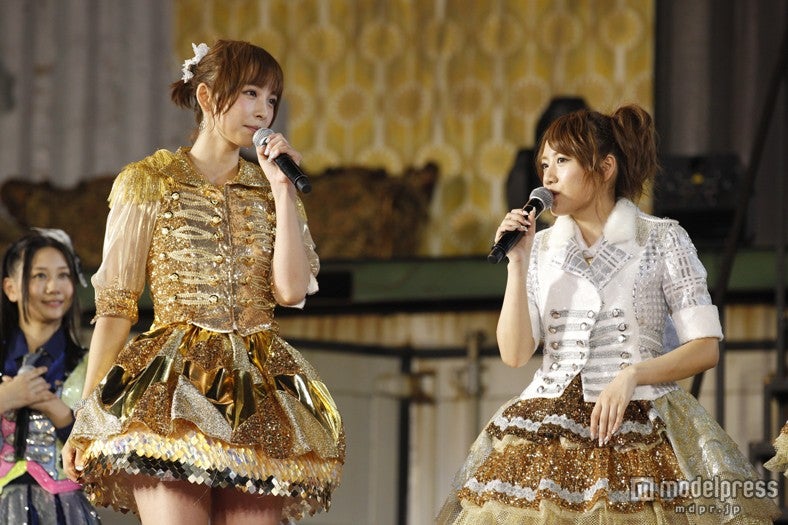 オープニングMC／「AKB48 2013真夏のドームツアー～まだまだ、やらなきゃいけないことがある～」福岡公演2日目より（C）AKS