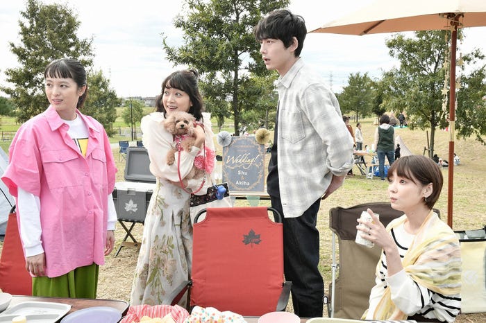 清野菜名、深川麻衣、坂口健太郎、倉科カナ/「婚姻届に判を捺しただけですが」第3話より(C)TBS