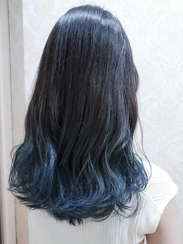 ブルー グラデーションカラー で差をつけよう おしゃれ上級者ヘアをご紹介 モデルプレス ブルー グラデーションカラー で差をつけよう おしゃれ上級者ヘアをご紹介 モデルプレス