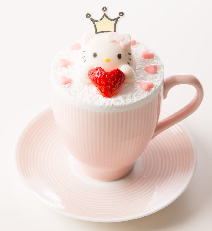 ハローキティのカップトライフル1,290円(C)1976,2019 SANRIO CO.,LTD.APPROVAL NO.S585334