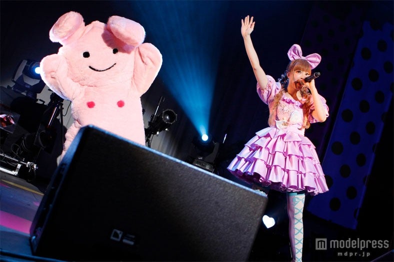 ワールドツアーのパリ公演を開催したきゃりーぱみゅぱみゅ　　PHOTO by 石井亜希