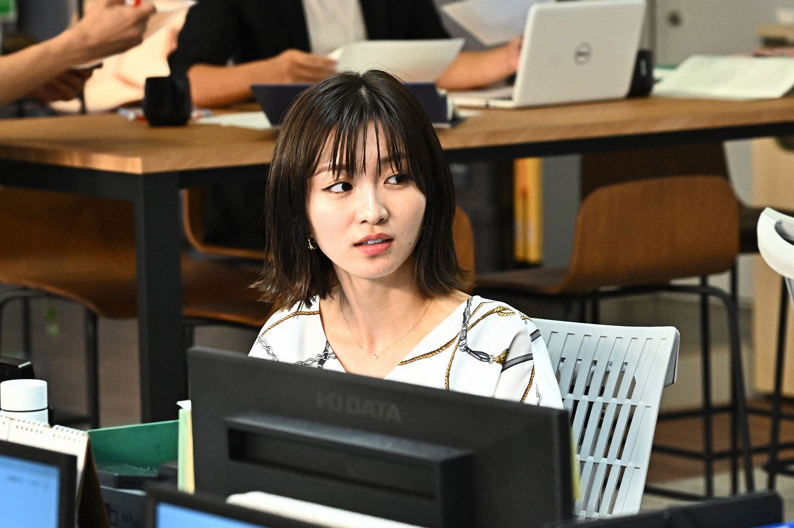 岡崎紗絵／「オールドルーキー」第4話より（C）TBS