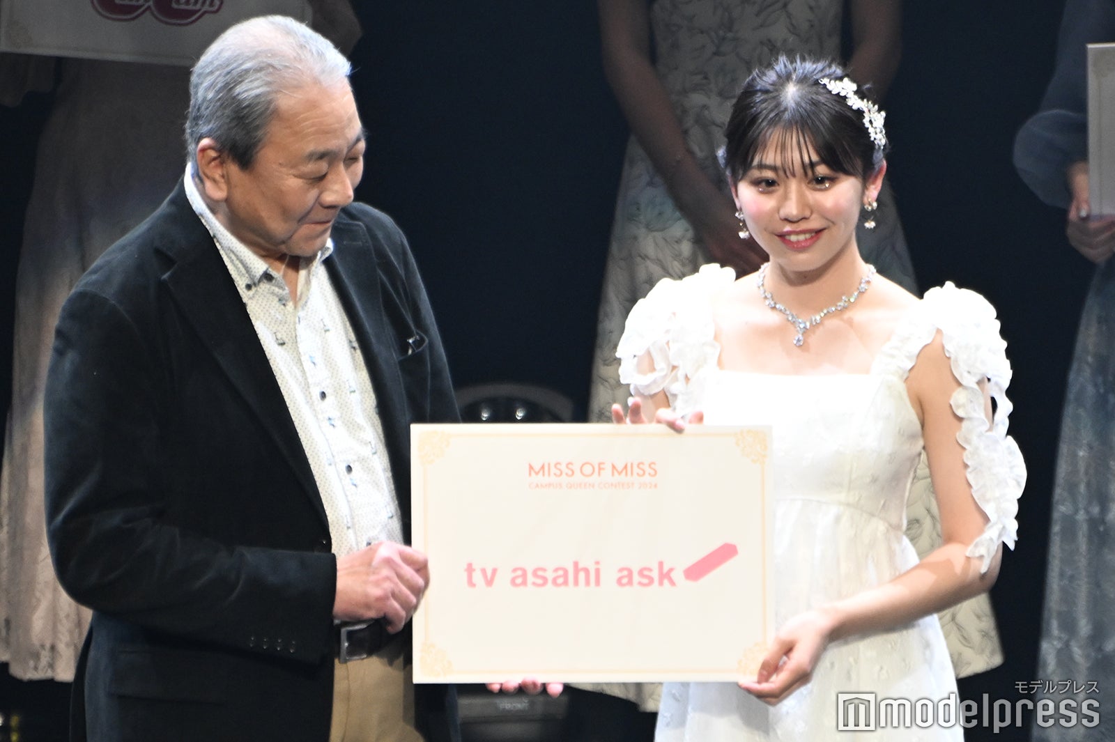 （右）野口結夢さん（C）モデルプレス