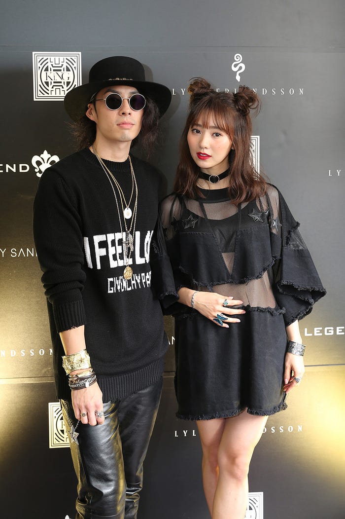 (左から)VANNESS WU、池端レイナ (提供写真)