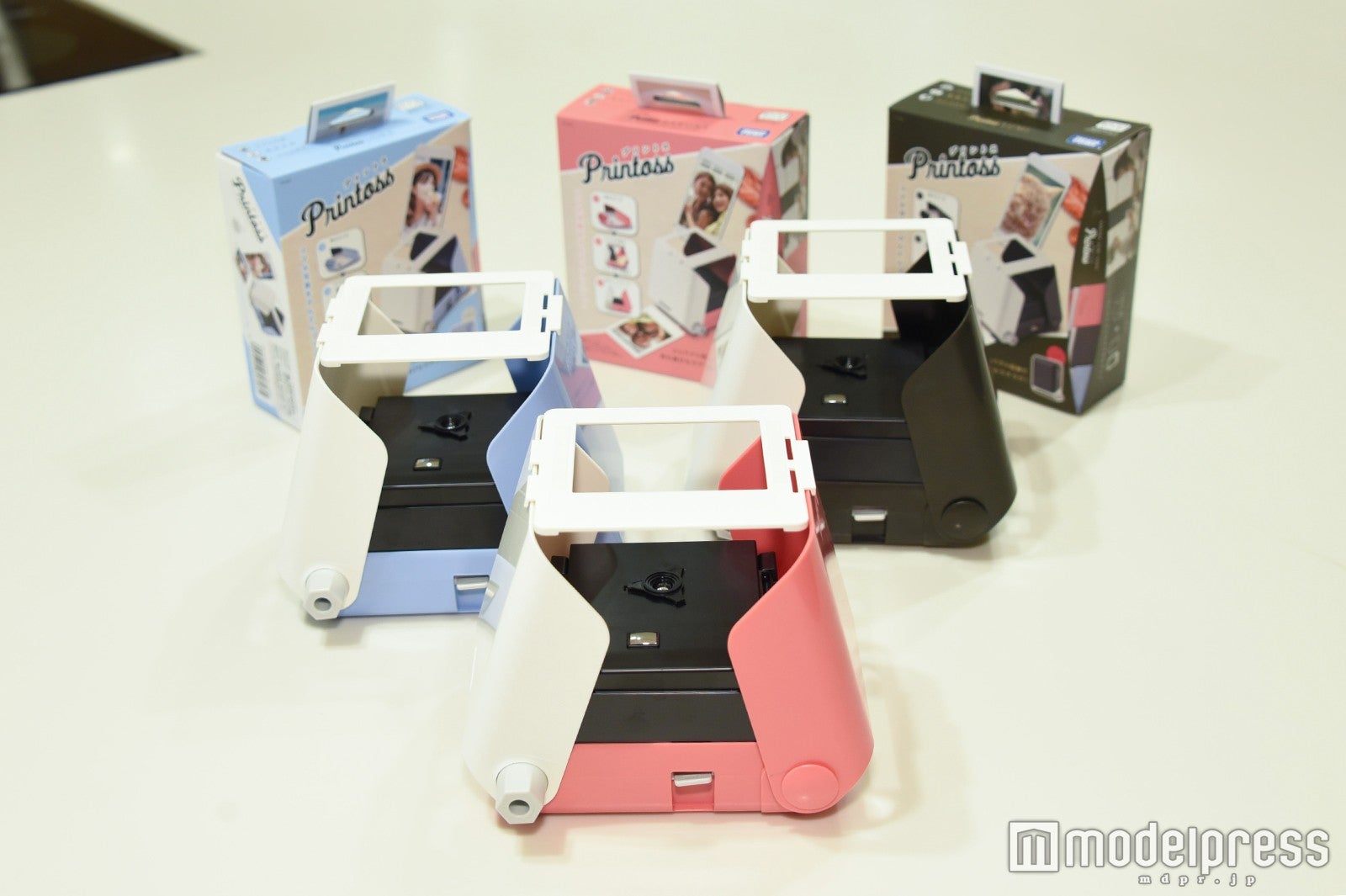 カラーバリエは3種類（左から）SORA、SAKURA、SUMI（C）モデルプレス