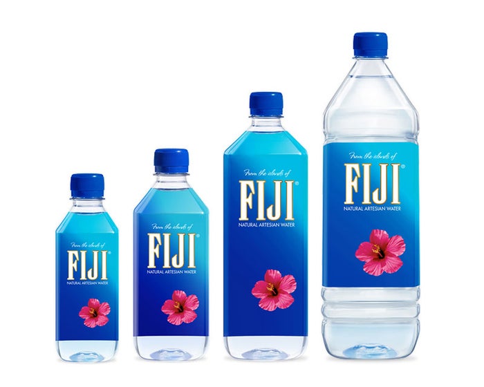 ヴィクシーモデル愛飲の フィジーウォーター Fiji Water 美のミネラル の効果がすごい モデルプレス