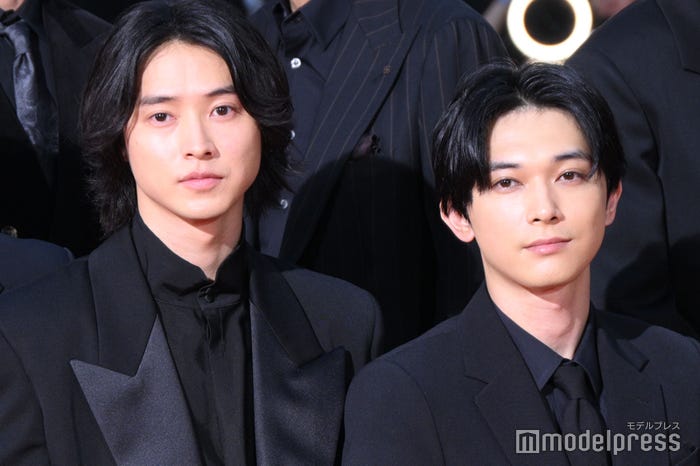 山崎賢人、吉沢亮(C)モデルプレス