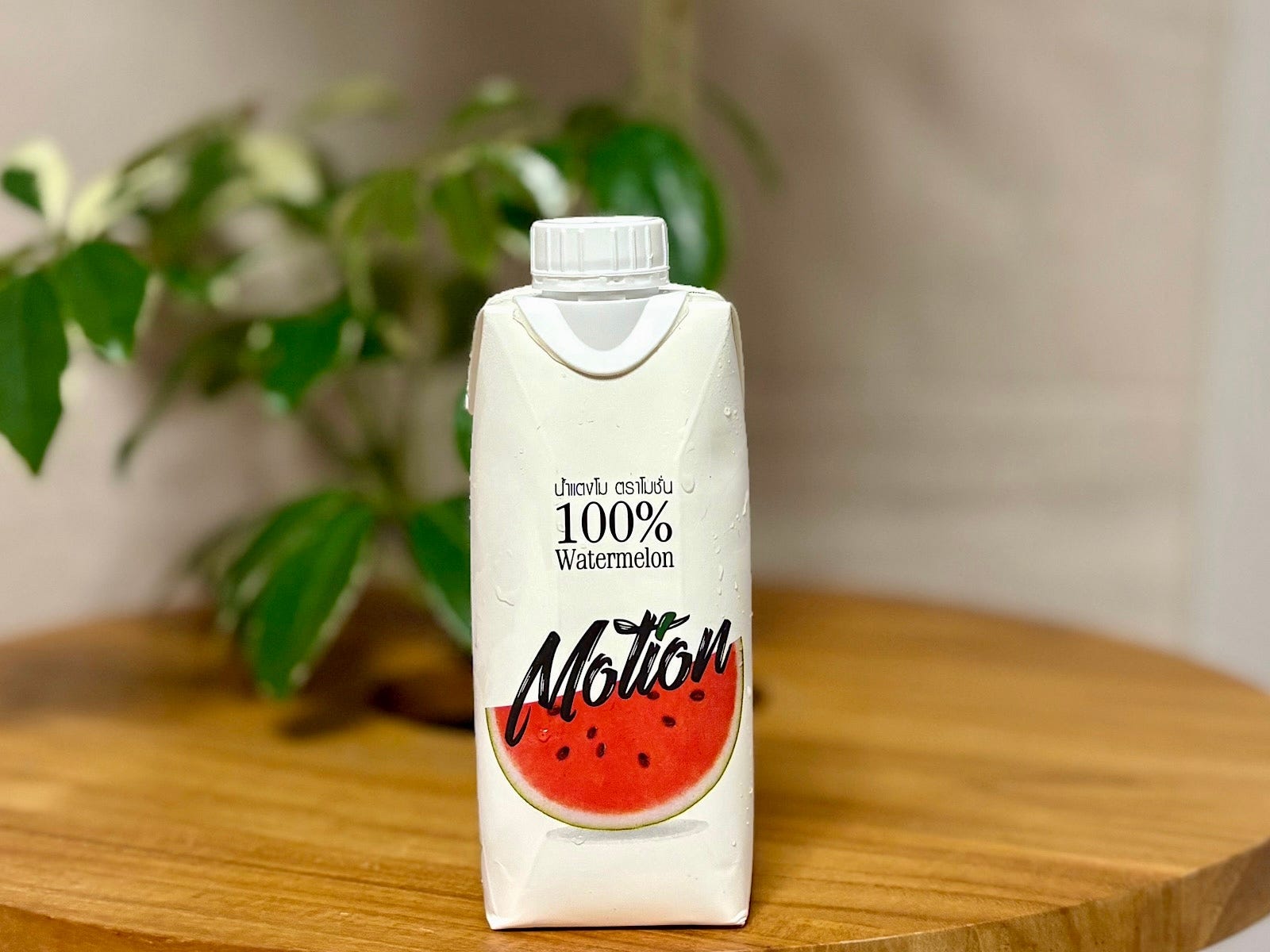 「モーション 100%ウォーターメロンジュース 330ml」 198円(税込)