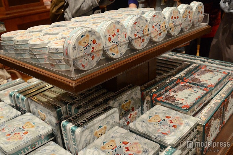 アソーテッド・チョコレート￥900、アソーテッド・クッキー￥1400、バームクーヘン￥1500