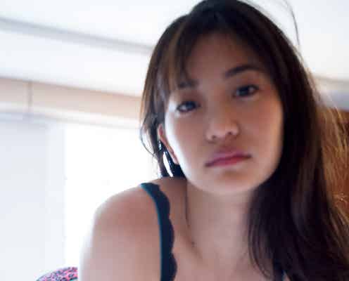 永尾まりや、ベッドシーンで妖艶美